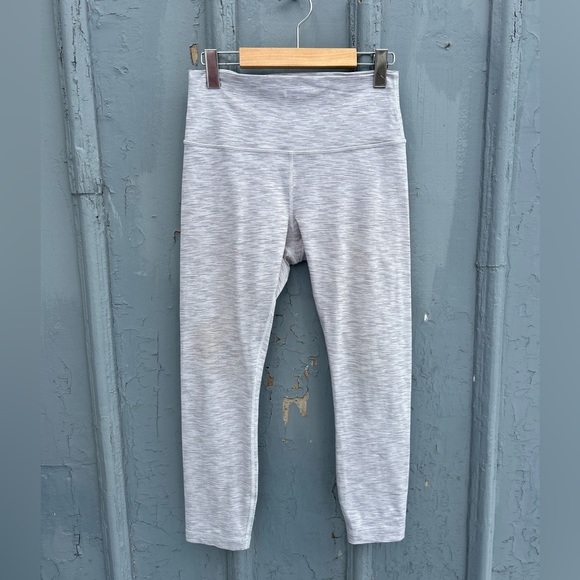Lululemon crop wunder under, size 8 - Picture 3 of 10